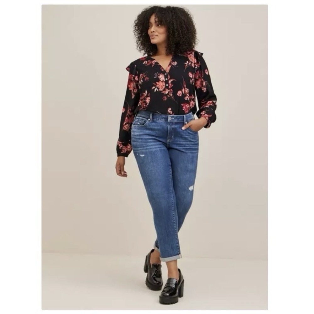 Torrid Black Floral Challis Ruffle Trim Pullover Top Size 3X - Picture 3 of 12
